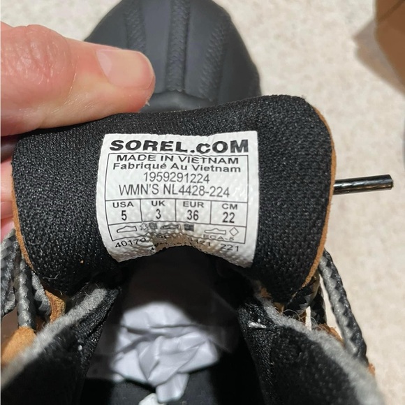 Sorel Out ‘n About Boots - Picture 5 of 5